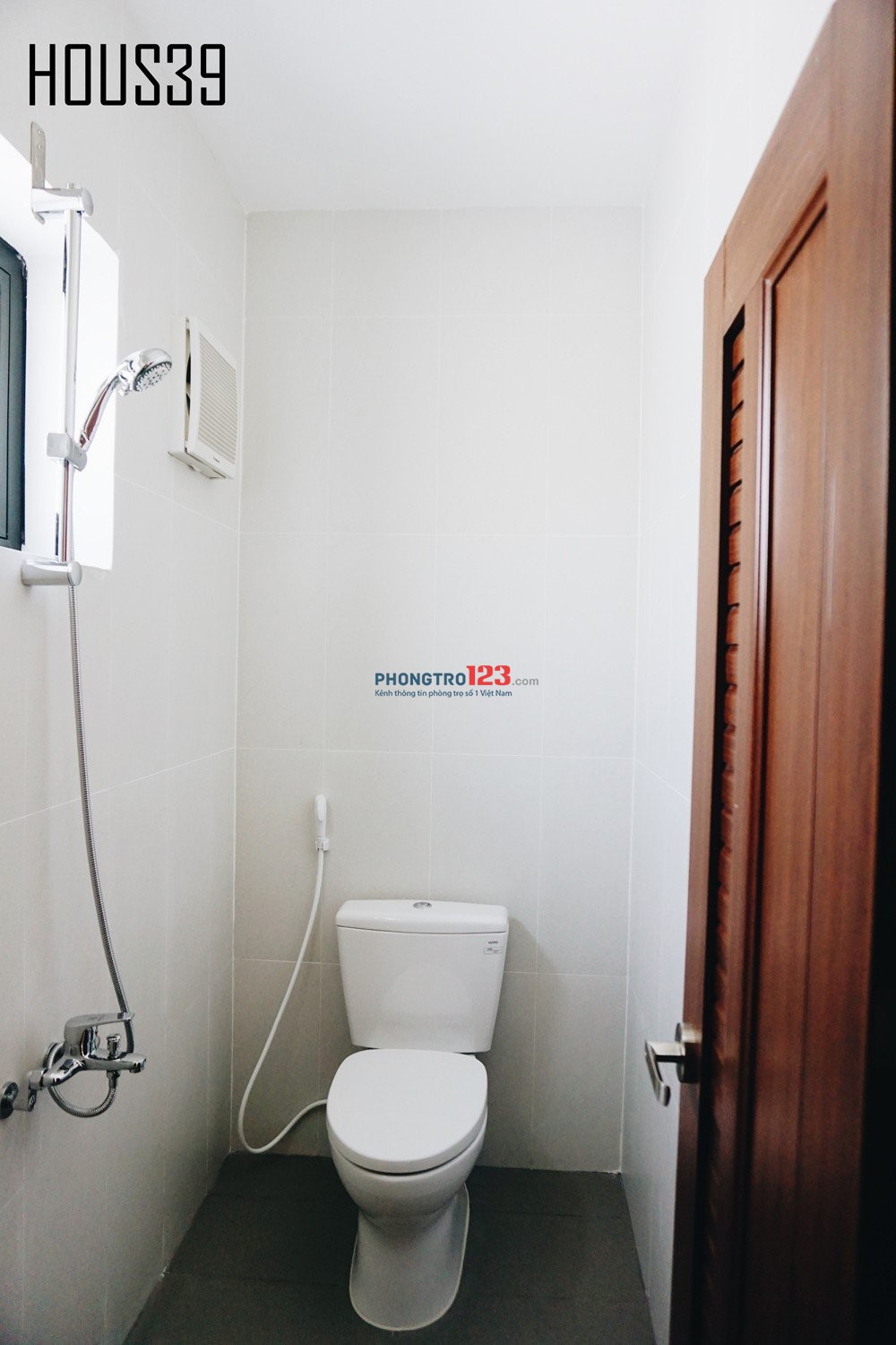 TRỐNG SẴN PHÒNG DẠNG STUDIO ĐẦY ĐỦ NỘI THẤT - CÓ BAN CÔNG