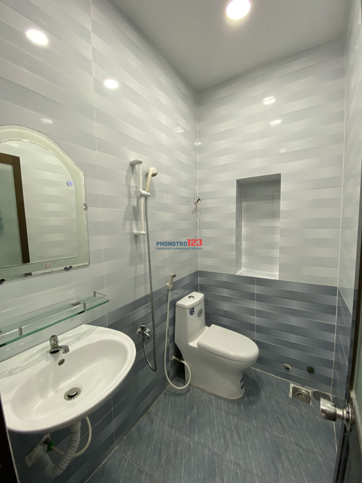 Căn hộ 1PN và 1 phòng bếp, ban công lớn. Khu Phan Xích Long