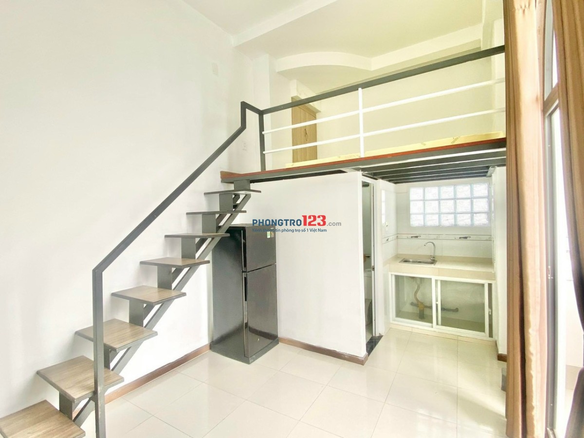 Duplex ban công full nội thất Quận 7 gần Kcx tân thuận, chợ bùi văn ba, lý phục man, Đh ufm