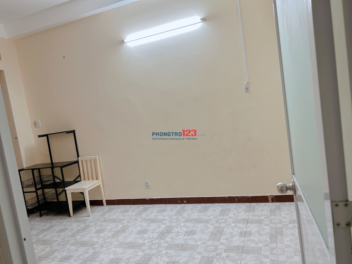 Phòng trọ giá rẻ Cao Thắng F12 Q10