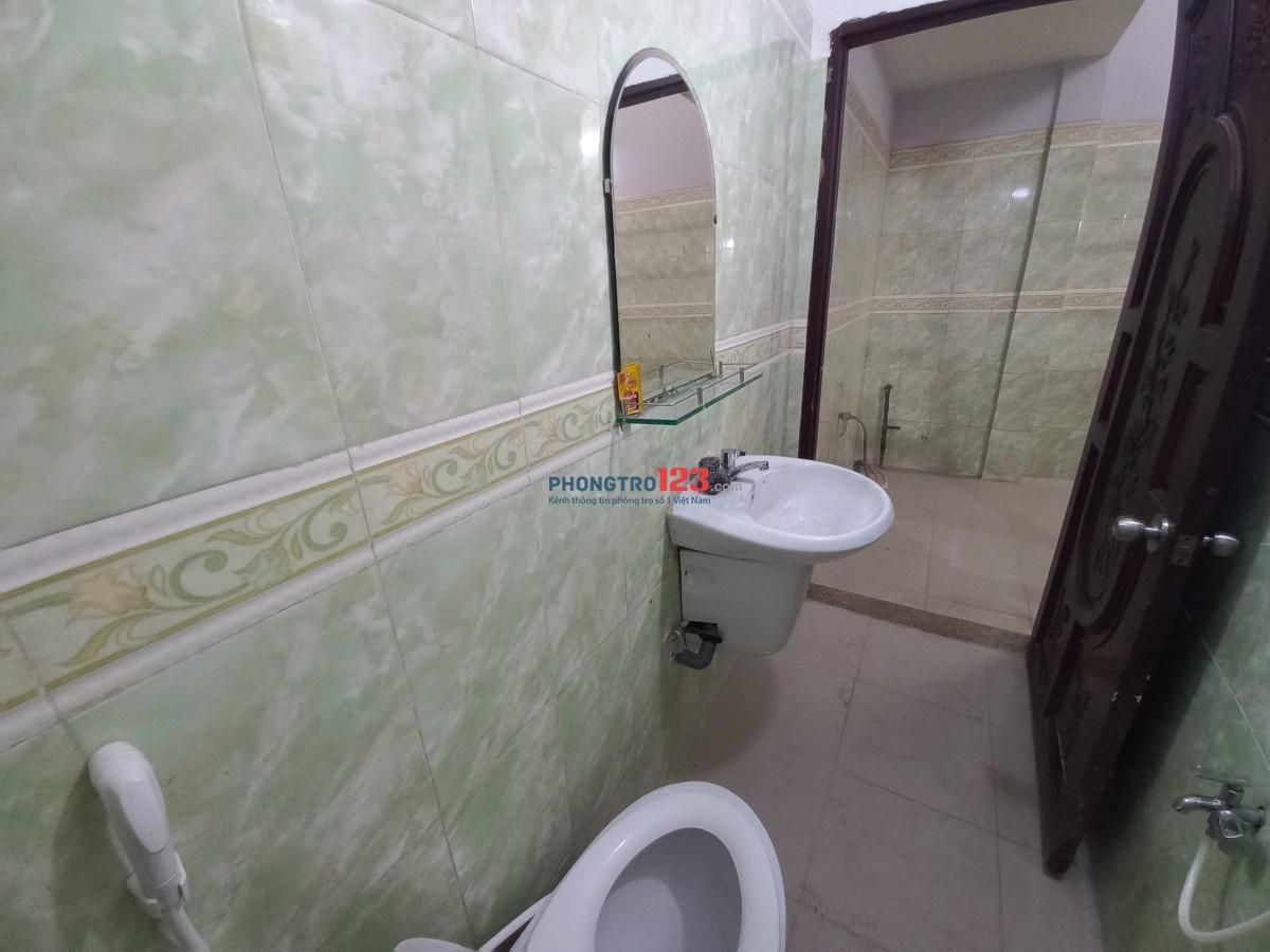 Cho thuê phòng có gác, máy lạnh 35m² gần ĐH Sư Phạm Kỹ Thuật, Linh Trung