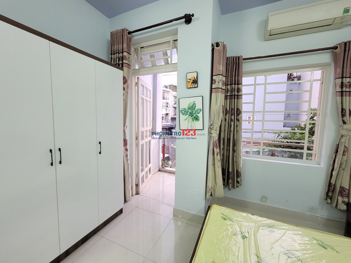 Phòng Ban Công Thoáng Mát 30m2, 35m2 Full Nội Thất Ngay Chợ Thạch Đà