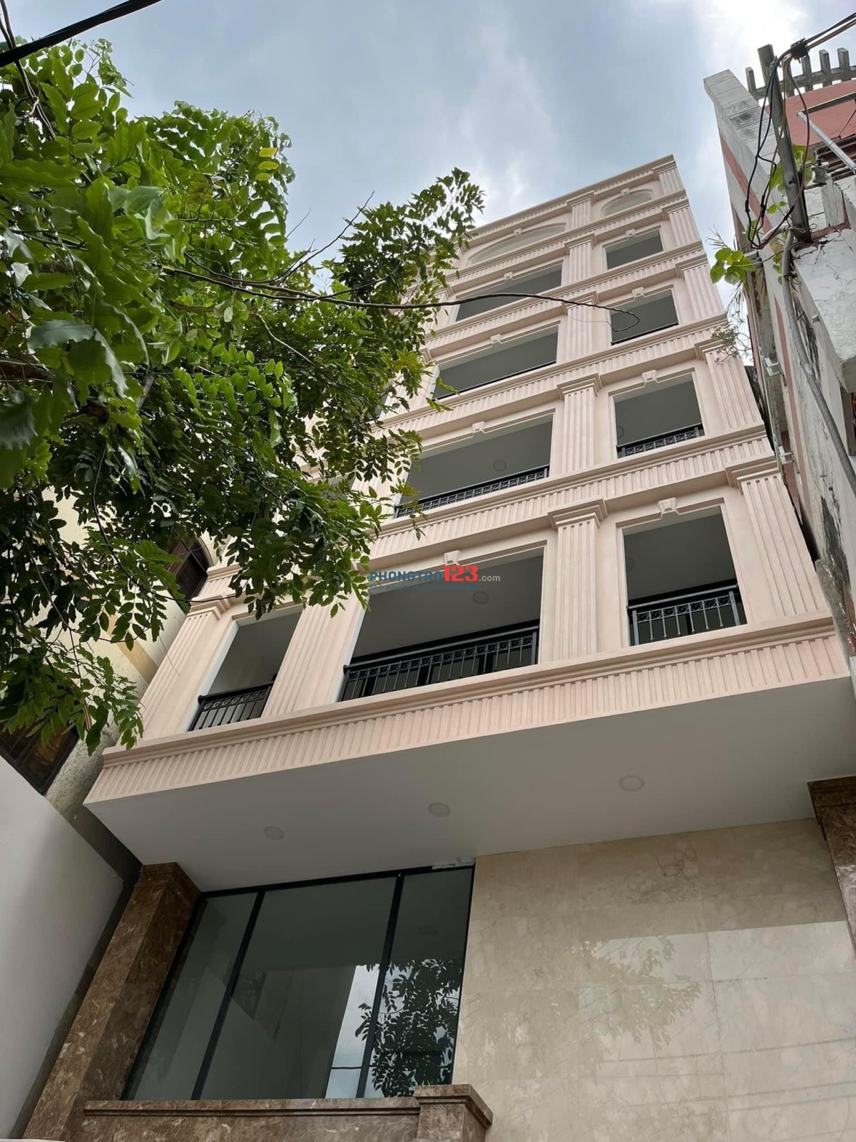 Cho thuê full tòa nhà mới xây 6 tầng mặt tiền Bình Tiên Q6
