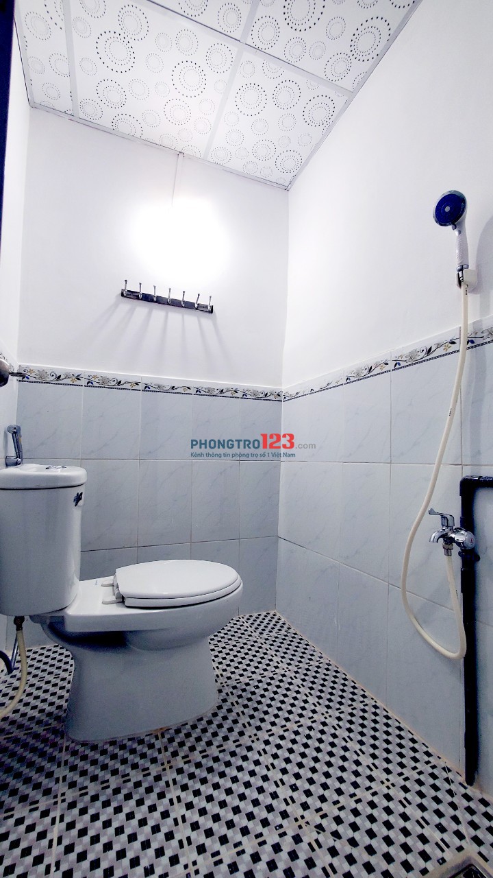 Căn Hộ Dịch Vụ Có Cửa Sổ Lớn + Kệ Bếp Siêu To + Máy Lạnh + ToiLet