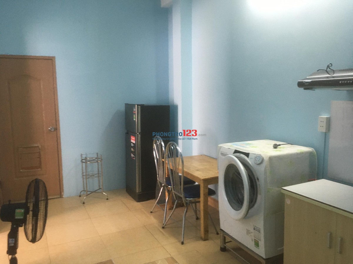 Cho thuê CHDV CMT8, Quận 3 đối diện CV Lê Thị Riêng