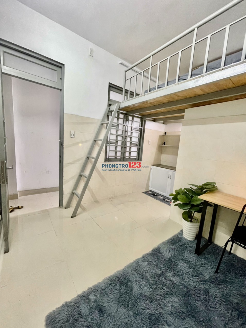 Phòng trọ có gác_Full nội thất_Bancol ngay cầu Hoàng Hoa Thám