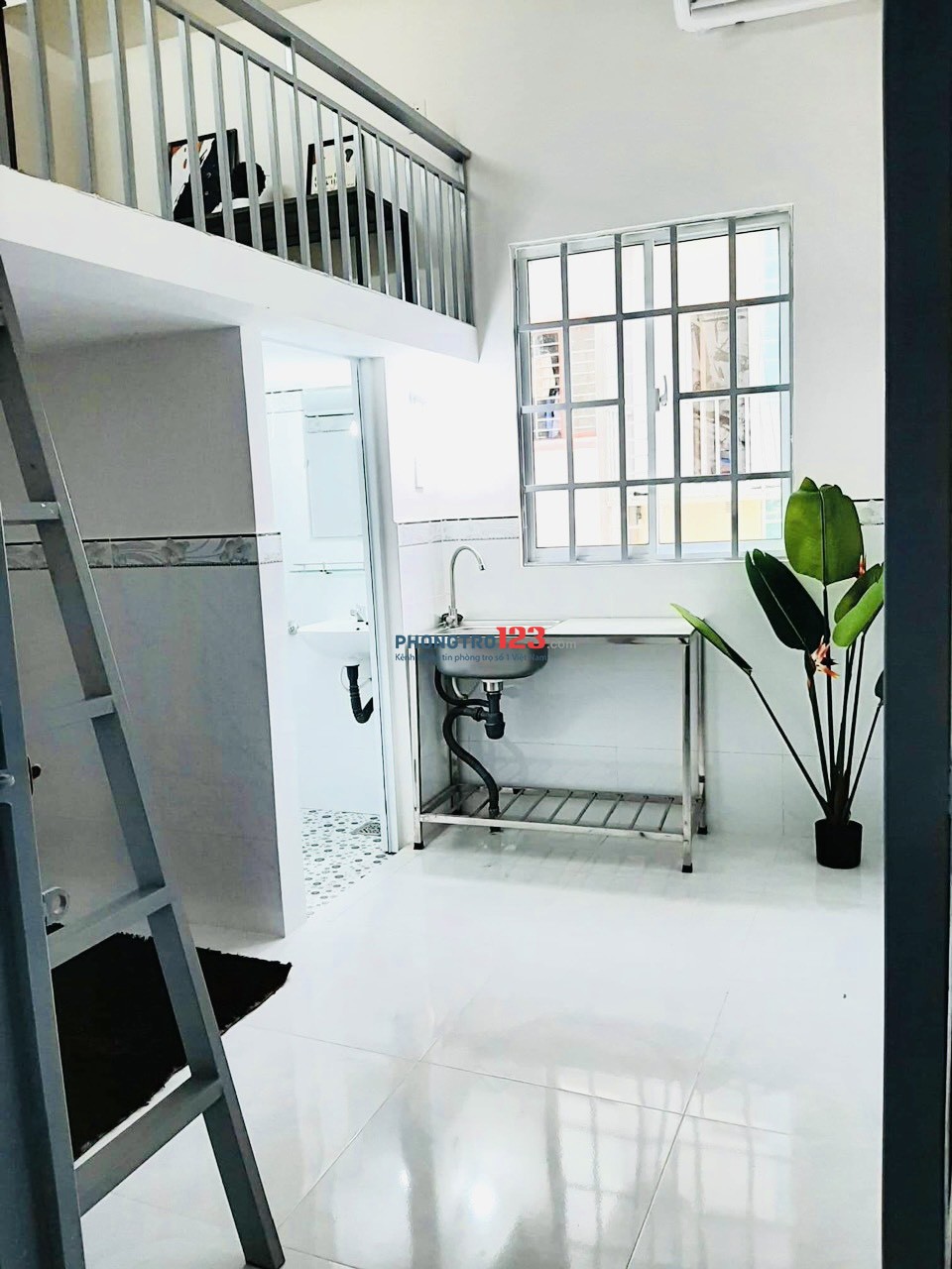 Phòng trọ có gác_Full nội thất_Bancol ngay cầu Hoàng Hoa Thám