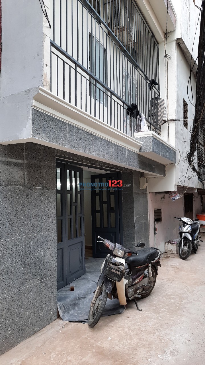 Cho thuê phòng trong nhà nguyên căn ngay ngã 4 Hàng Xanh - Không chung chủ