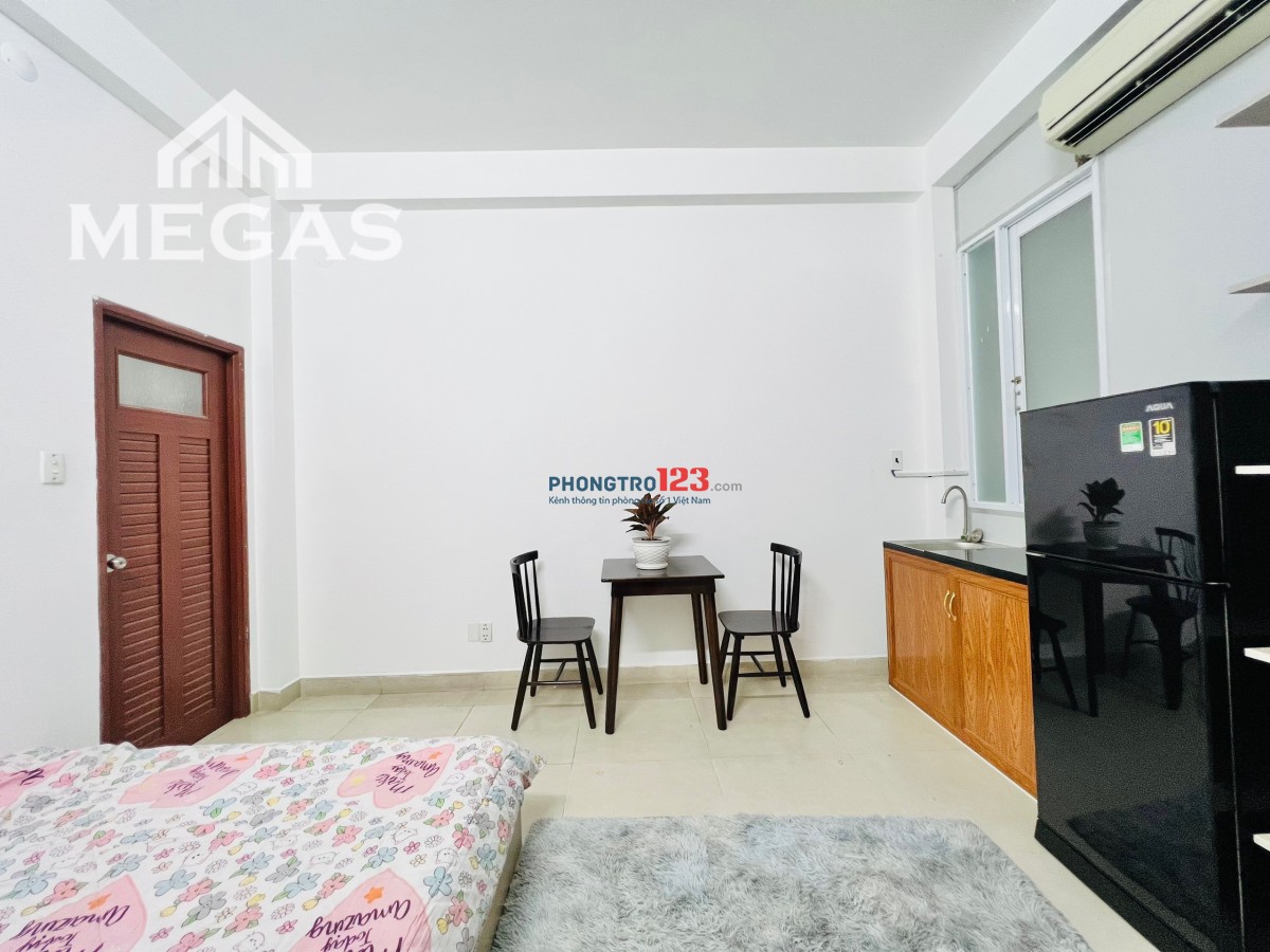 CHDV Full nội thất mới 100% ngay cầu Hoàng Hoa Thám - Cộng Hoà