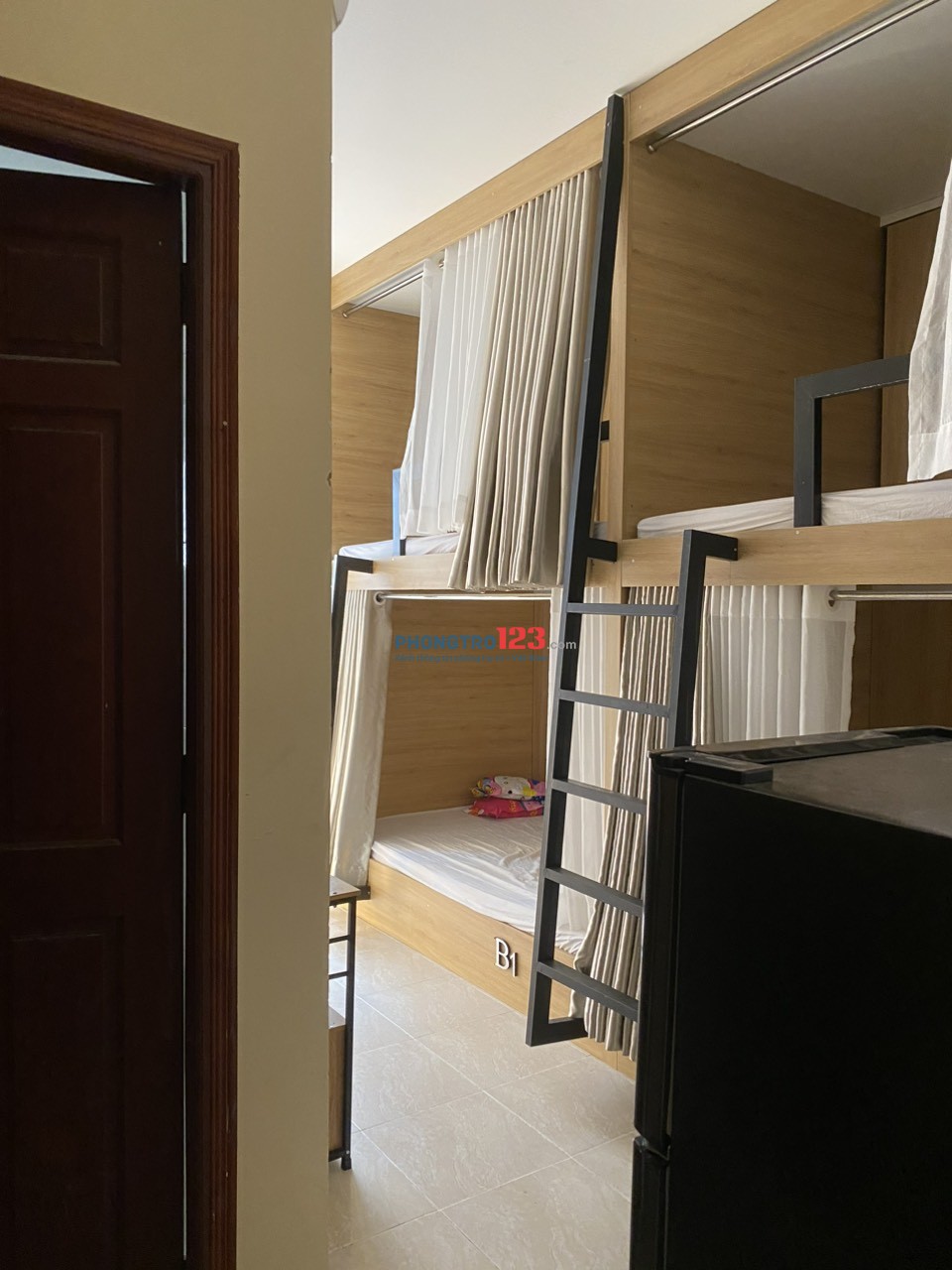 Sleep Box KTX Phòng 4 Người Full Nội Thất Cạnh Cao Đẳng Du Lịch Sài Gòn