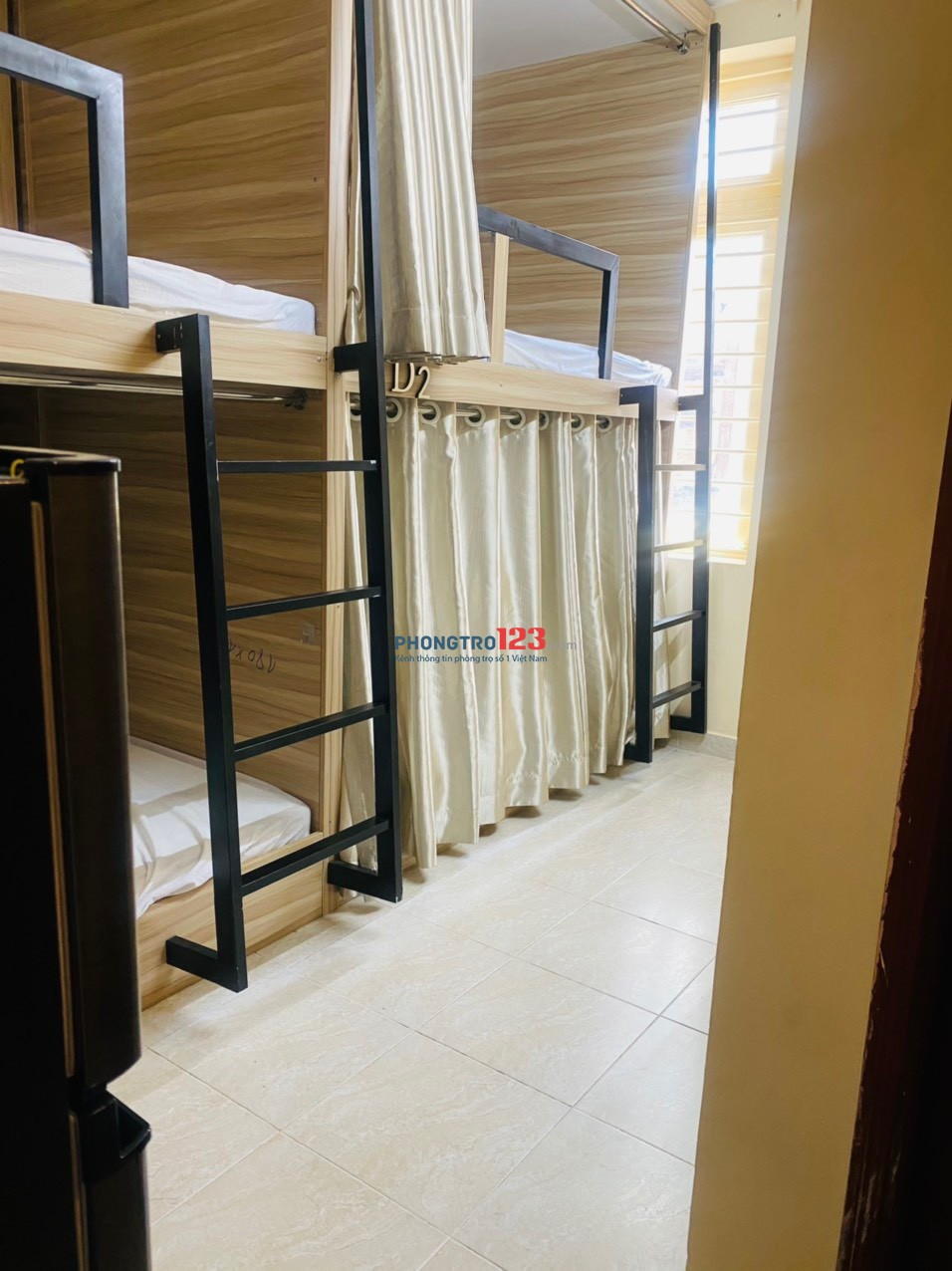 Sleep Box KTX Phòng 4 Người Full Nội Thất Cạnh Cao Đẳng Du Lịch Sài Gòn