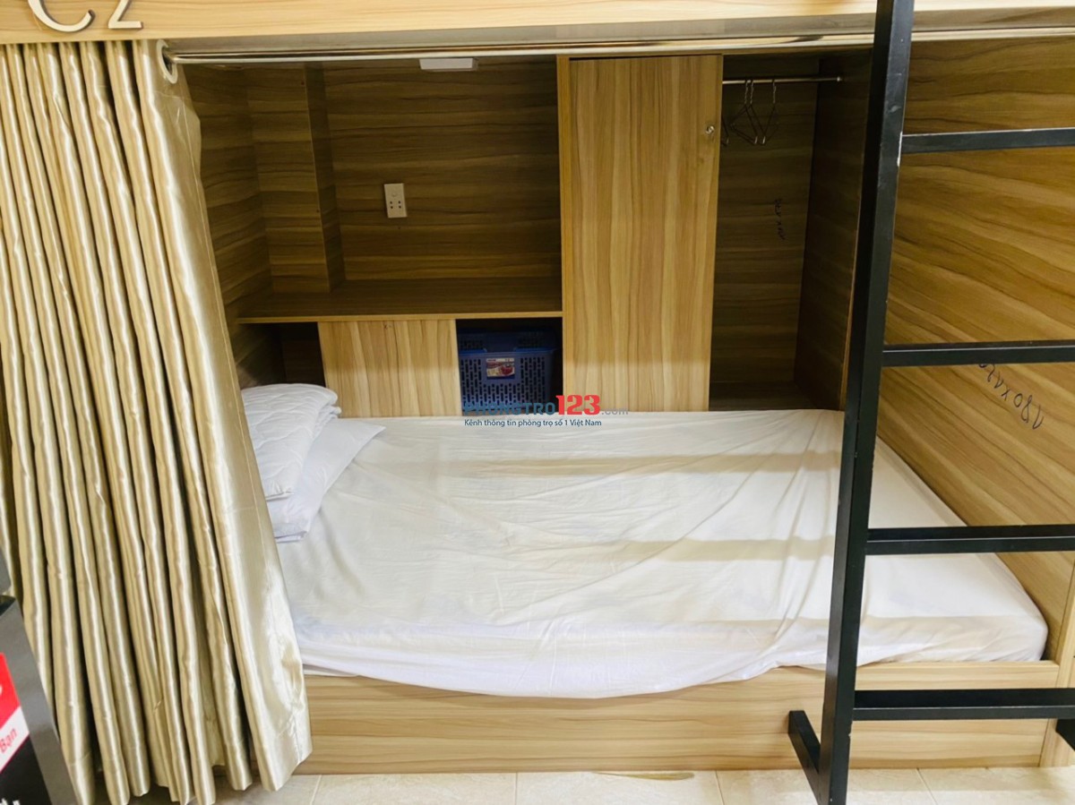 Sleep Box KTX Phòng 4 Người Full Nội Thất Cạnh Cao Đẳng Du Lịch Sài Gòn