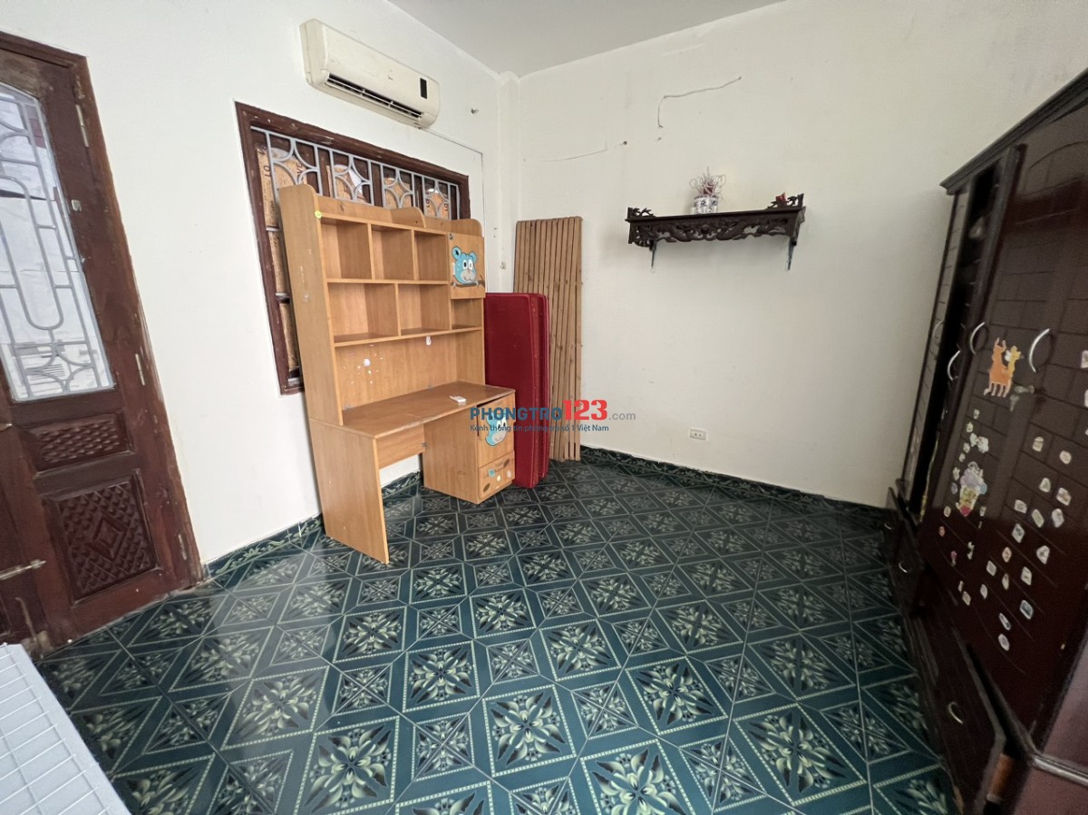 Cho thuê nhà 3 tầng, đường Trần Cung
