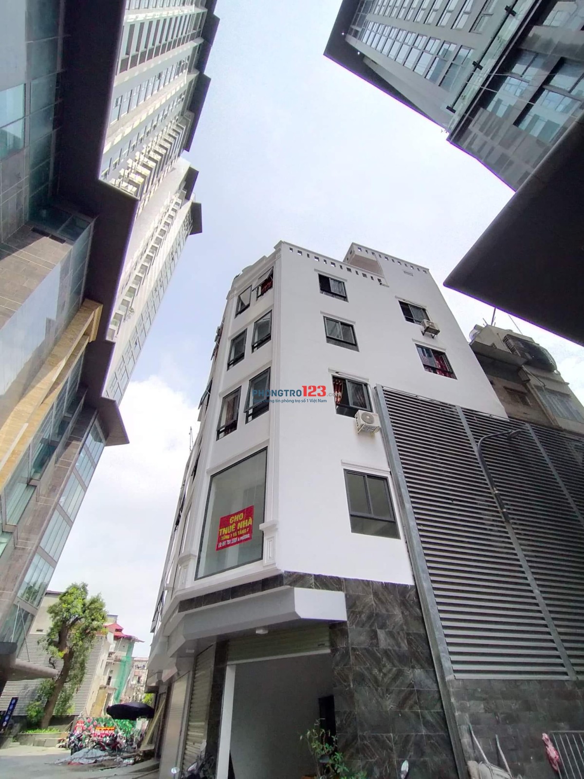 Cho thuê nhà, căn hộ 2 mặt tiền mới xây nằm trong nội khu Sun Grand City Thụy Khuê, Hà Nội