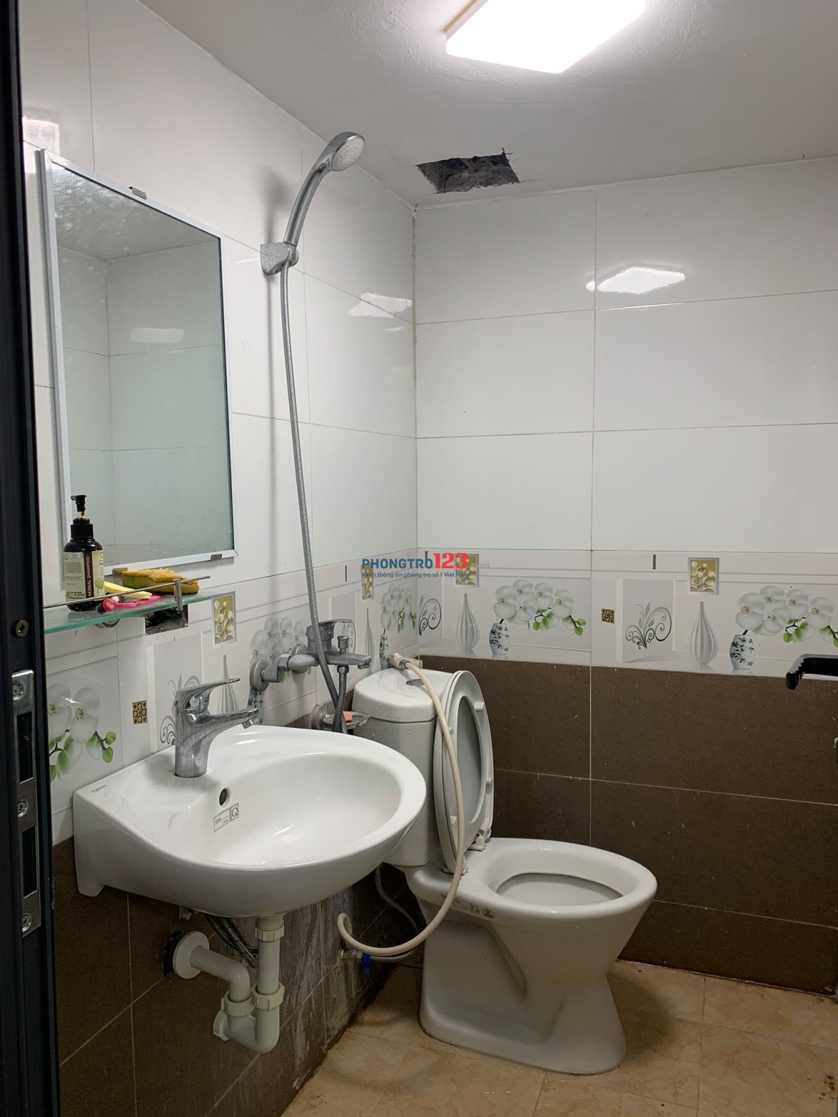 Cho thuê nhà, căn hộ 2 mặt tiền mới xây nằm trong nội khu Sun Grand City Thụy Khuê, Hà Nội