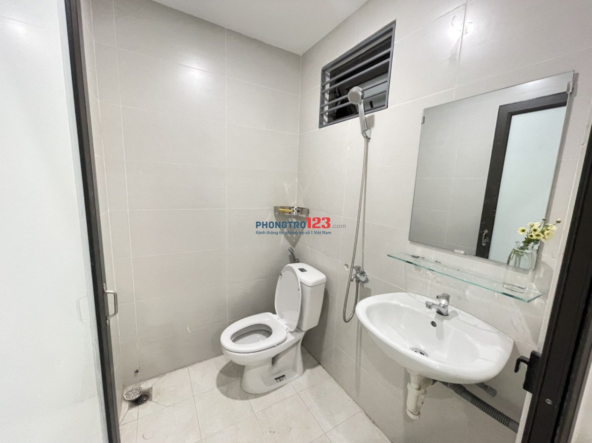 Cho thuê căn hộ tách bếp_2 cửa sổ thoáng mát_đường Phạm Văn Bạch_view sân bay