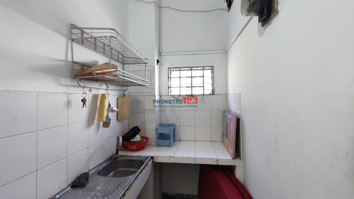 Phòng trọ bình thạnh DT 18-20m2 giá rẻ 2tr8 - 3tr3 hẻm 277 XVNT