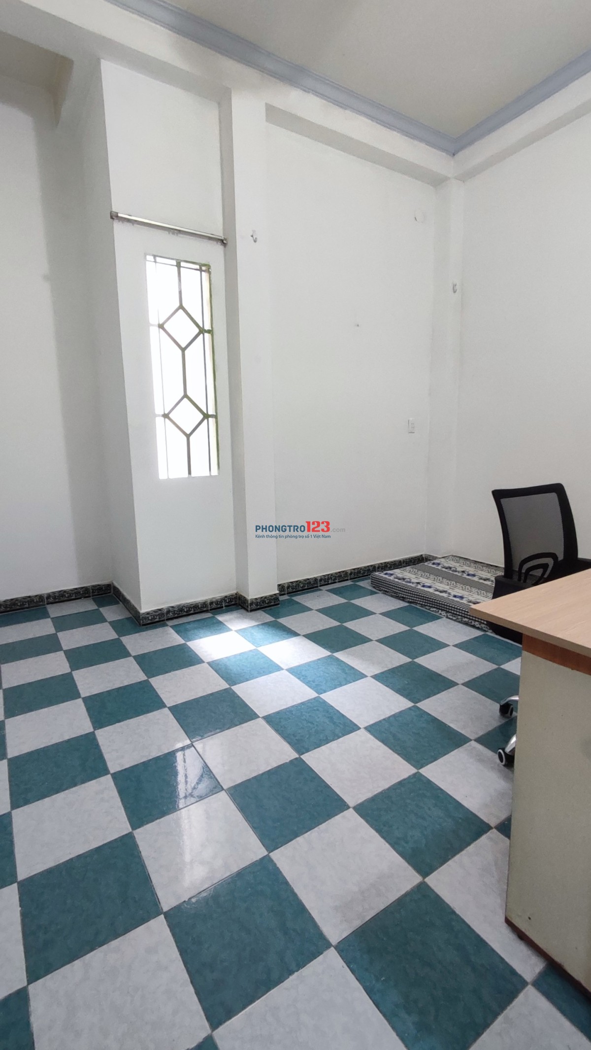 Phòng trọ bình thạnh DT 18-20m2 giá rẻ 2tr8 - 3tr3 hẻm 277 XVNT
