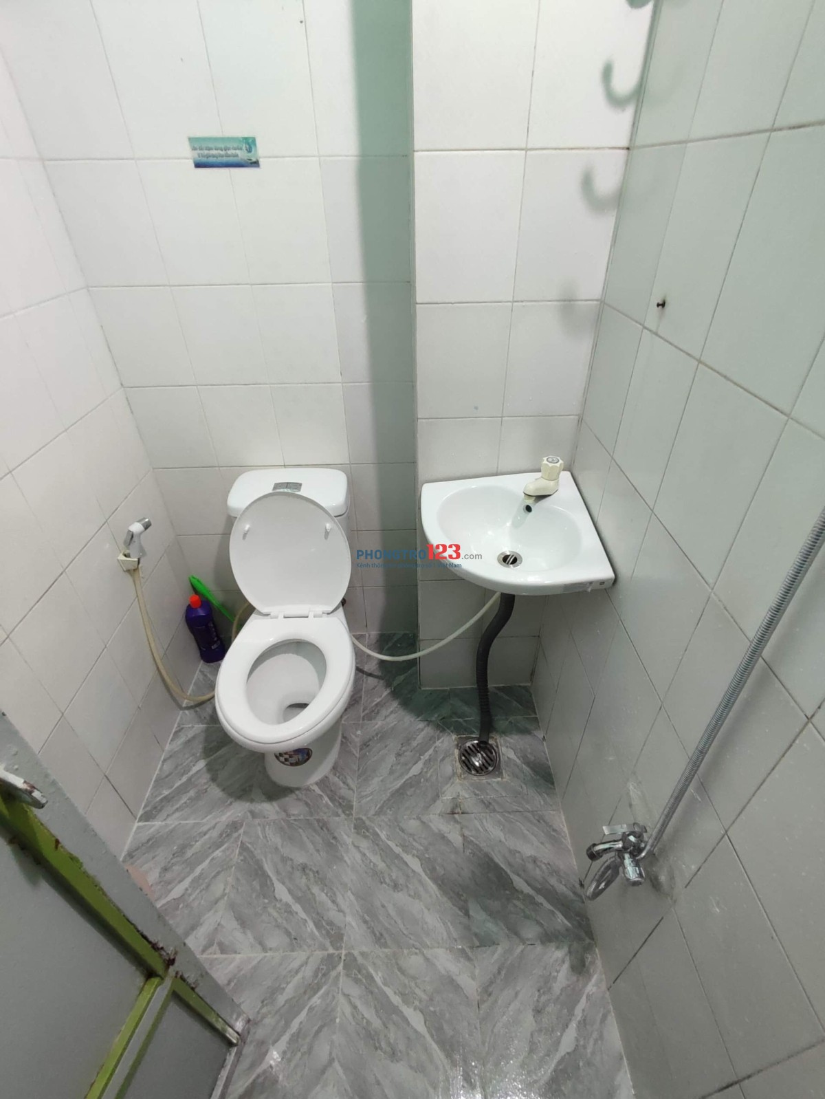 Phòng trọ bình thạnh DT 18-20m2 giá rẻ 2tr8 - 3tr3 hẻm 277 XVNT