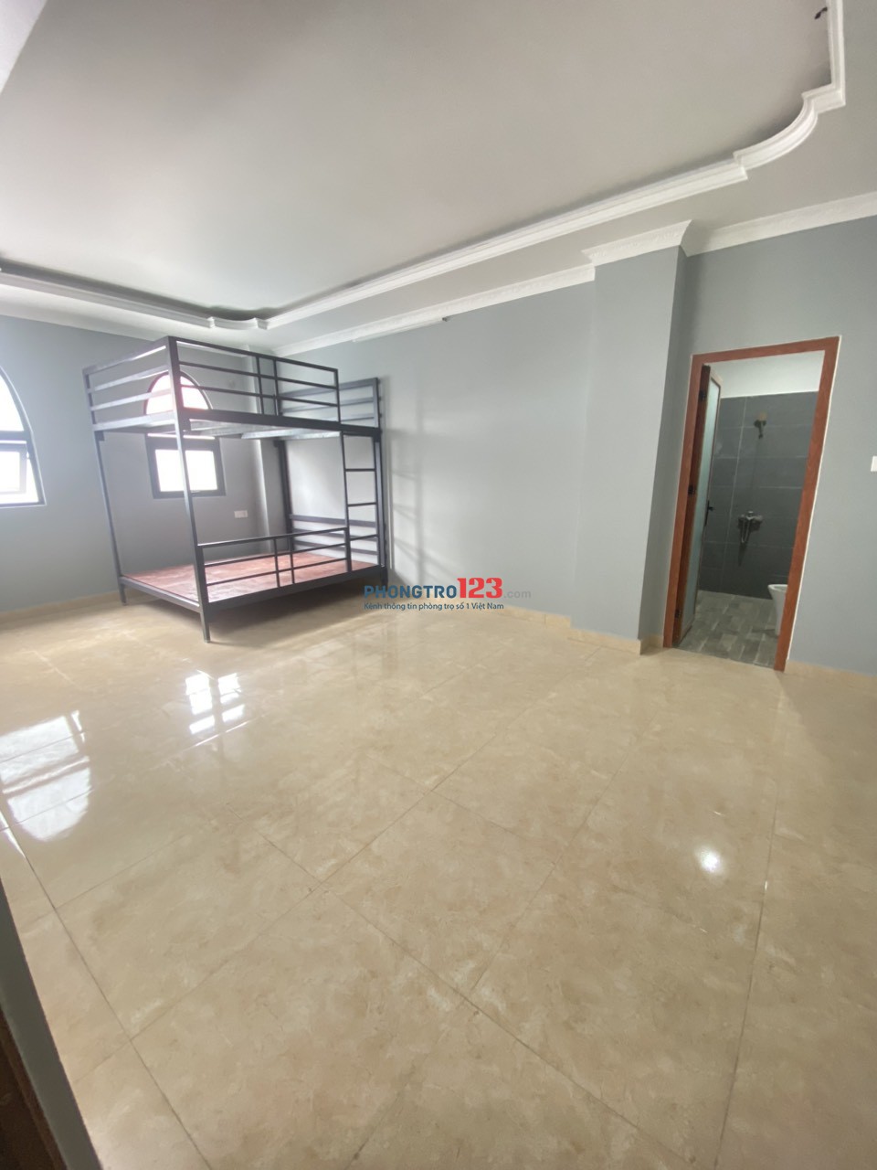 STUDIO MỚI XÂY GẦN CAO ĐẲNG CÔNG THƯƠNG ÁNH SÁNG TỐT THOÁNG MÁT