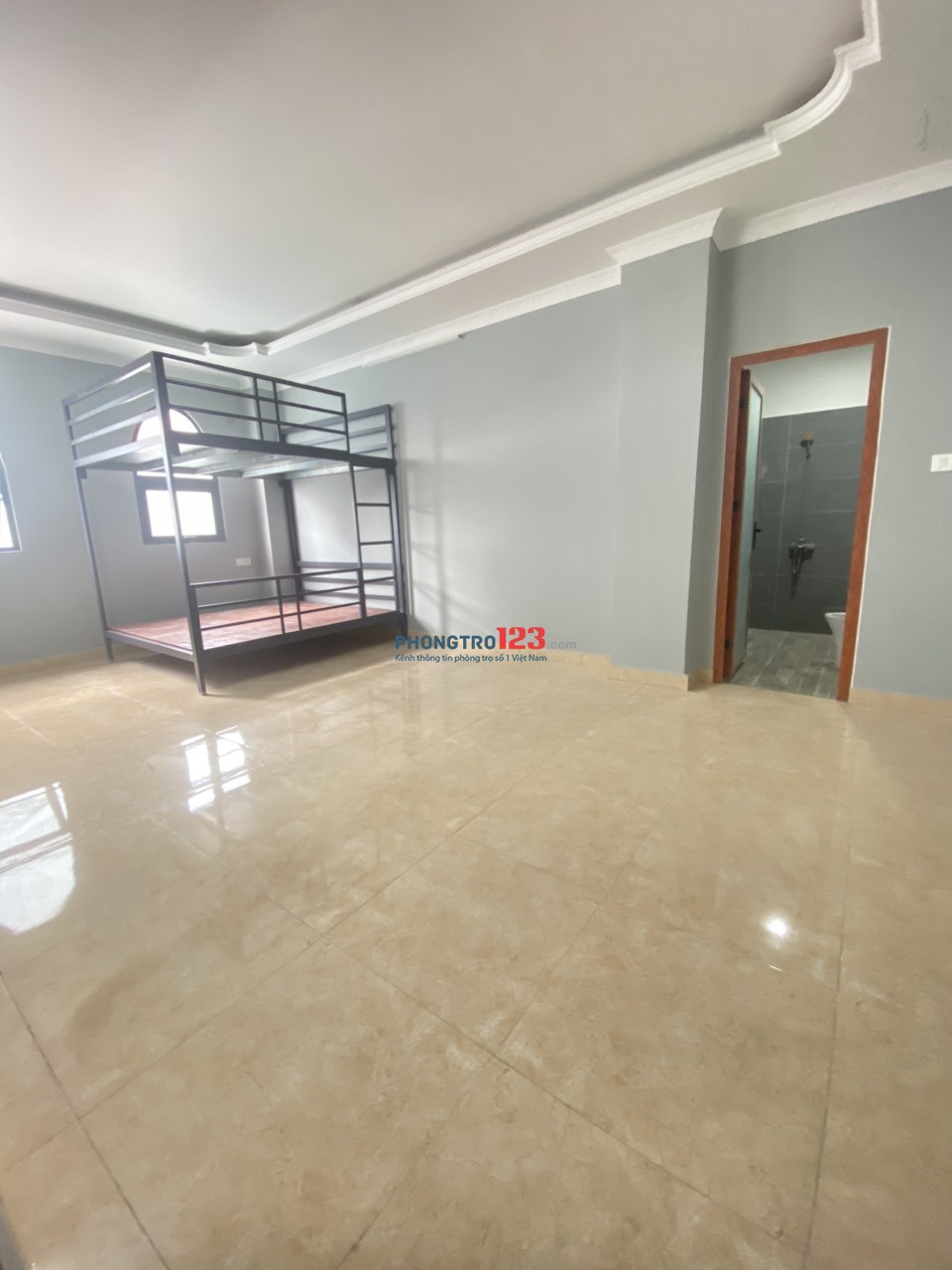 STUDIO MỚI XÂY GẦN CAO ĐẲNG CÔNG THƯƠNG ÁNH SÁNG TỐT THOÁNG MÁT