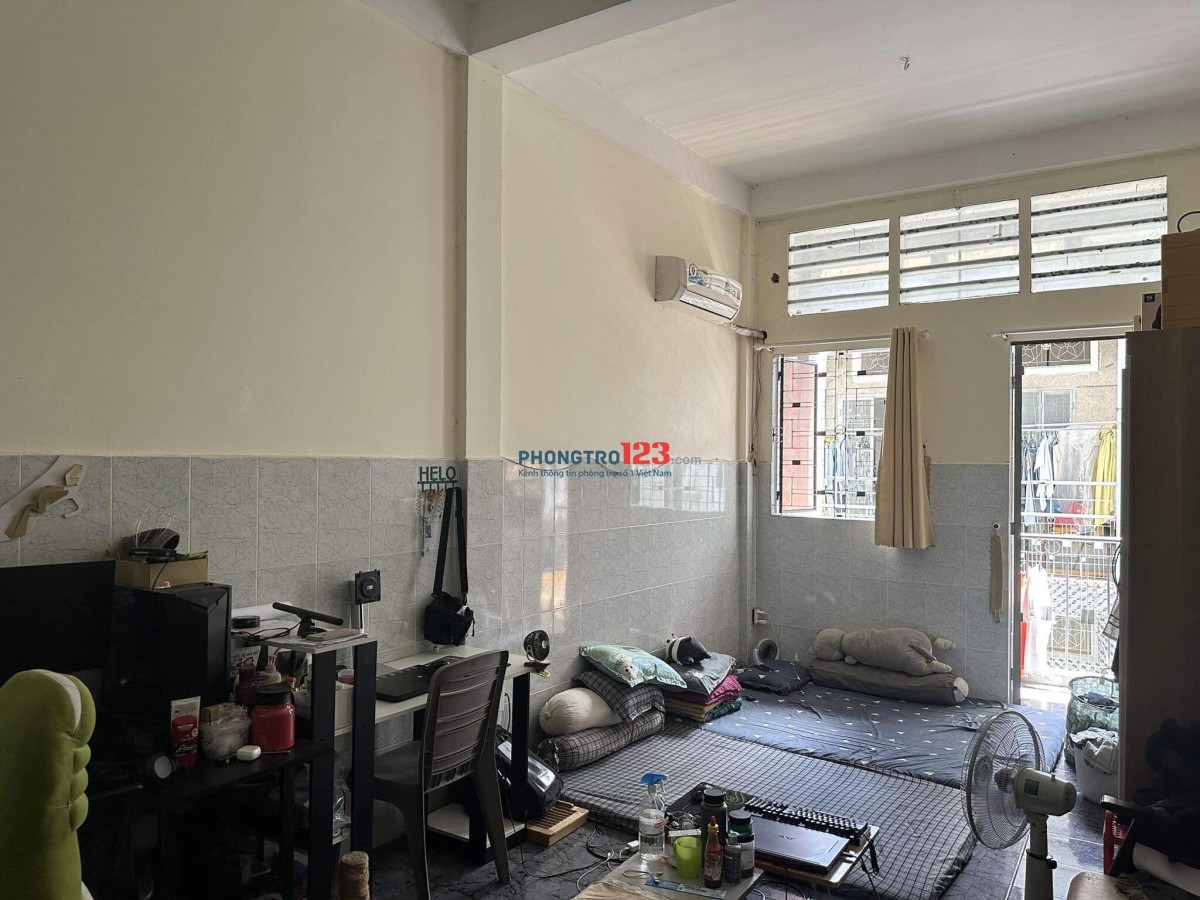 Nhượng lại phòng trọ 40m2 đường Lê Văn Sỹ, Quận 3