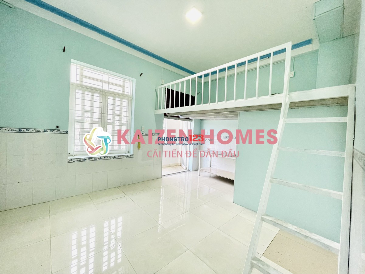 Phòng Gác lửng + Ban công - Mới 100% - Đối diện vinhomes grandpark - Gần FPT, khu CNC