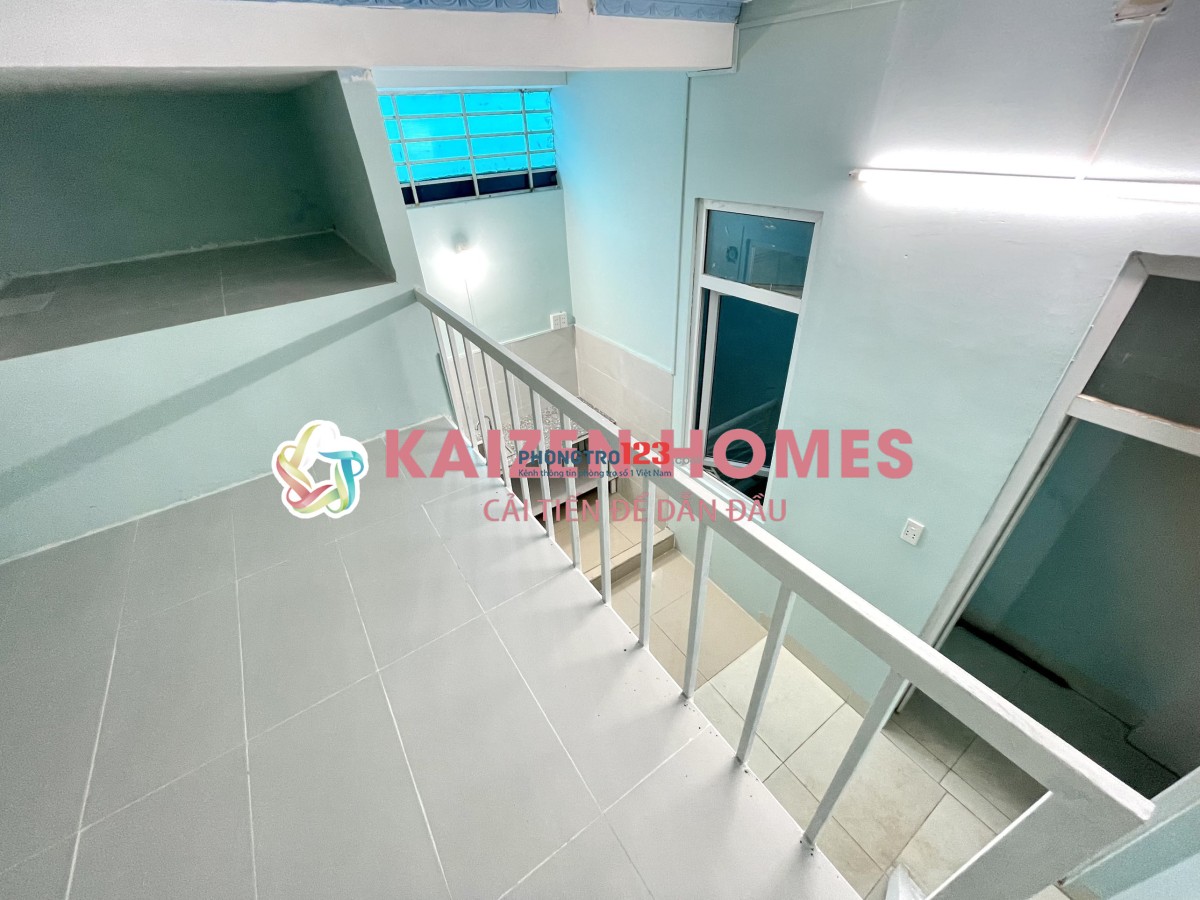 Phòng Gác lửng + Ban công - Mới 100% - Đối diện vinhomes grandpark - Gần FPT, khu CNC