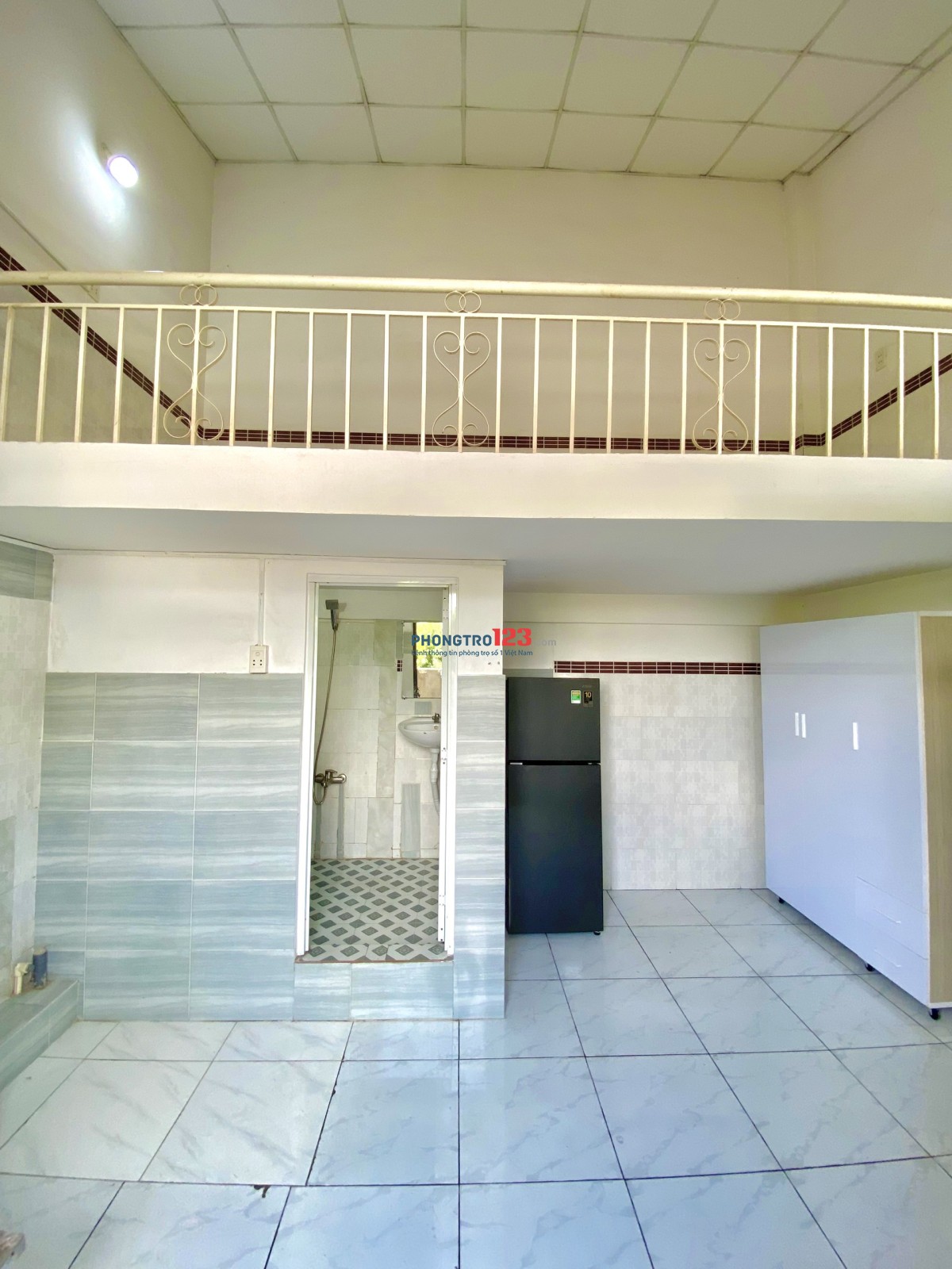 Phòng cửa sổ thoáng mát giá rẻ các bạn nhanh tay chốt đơn
