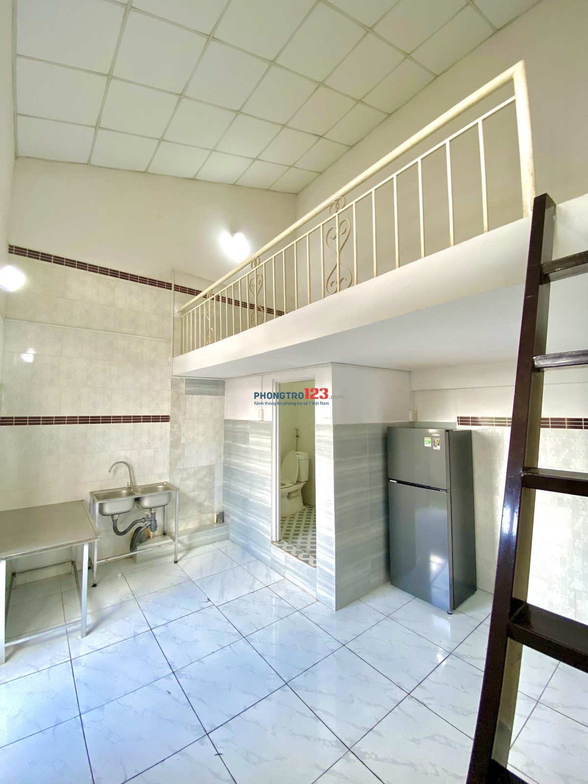 Phòng cửa sổ thoáng mát giá rẻ các bạn nhanh tay chốt đơn