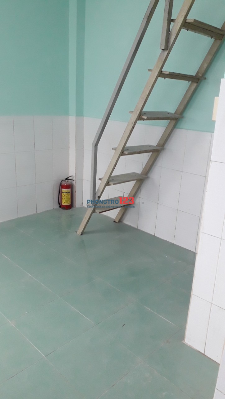 Nhà trọ 30m2, có ban công, cho gia đình 4 người – 2,6 triệu -Bình Tân- HCM.