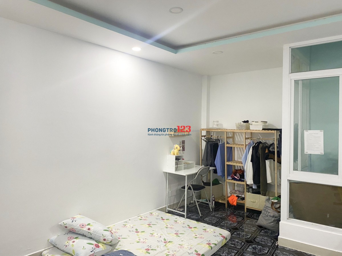 CHDV 1PN 50m2 Tách bếp ngay Ngã tư 7 Hiền P4 Tân Bình măt tiền LÊ BÌNH