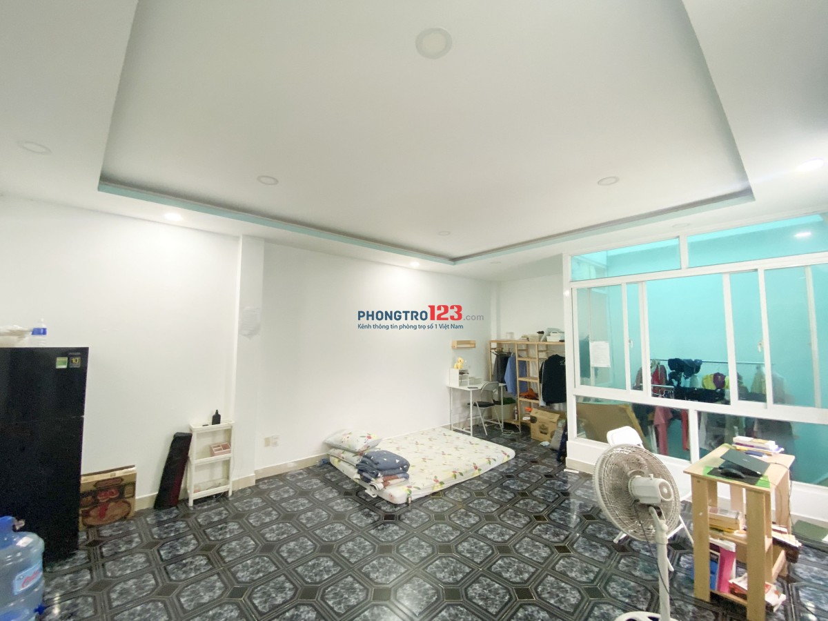 CHDV 1PN 50m2 Tách bếp ngay Ngã tư 7 Hiền P4 Tân Bình măt tiền LÊ BÌNH