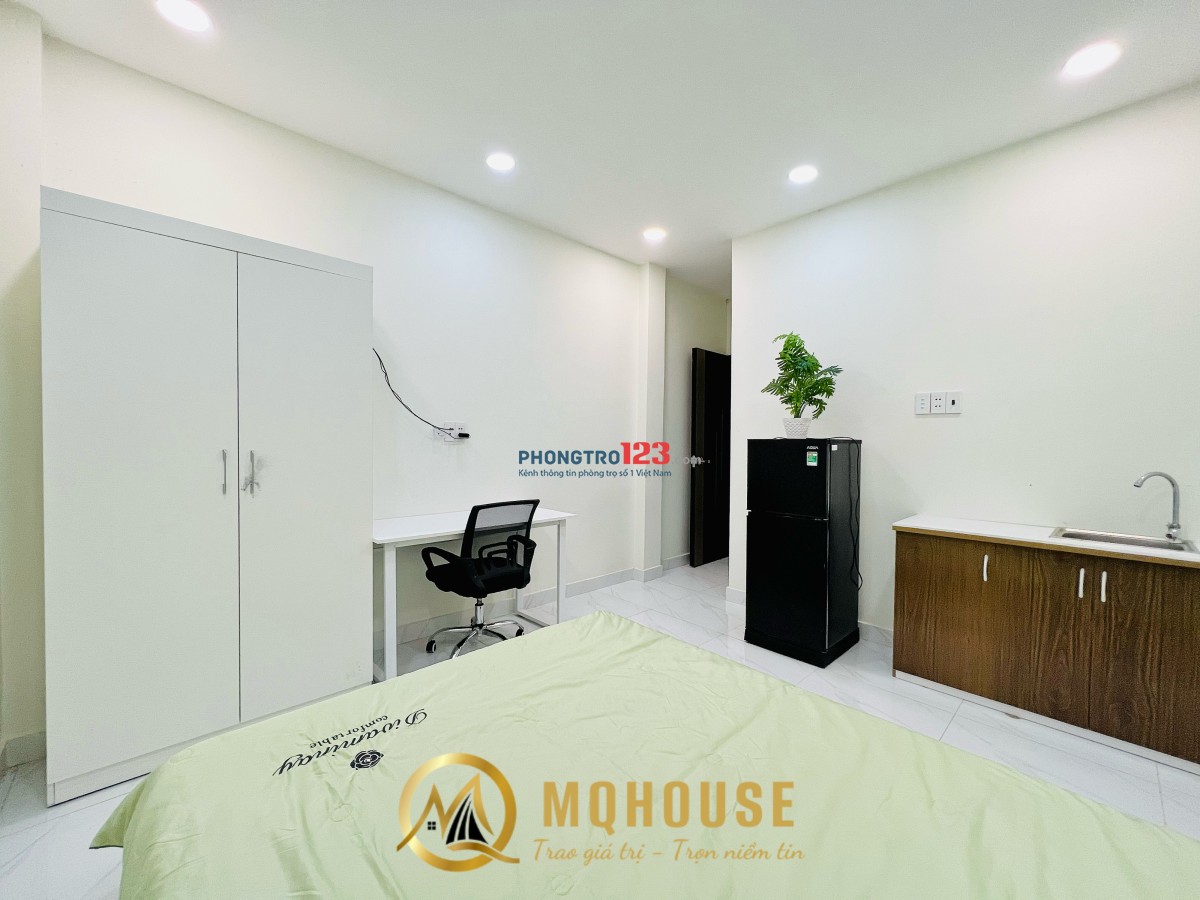 Cho thuê phòng gần chợ Bến Thành, Phố đi bộ Nguyễn Huệ_Bitexco Quận 1_Ban công_Máy giặt riêng