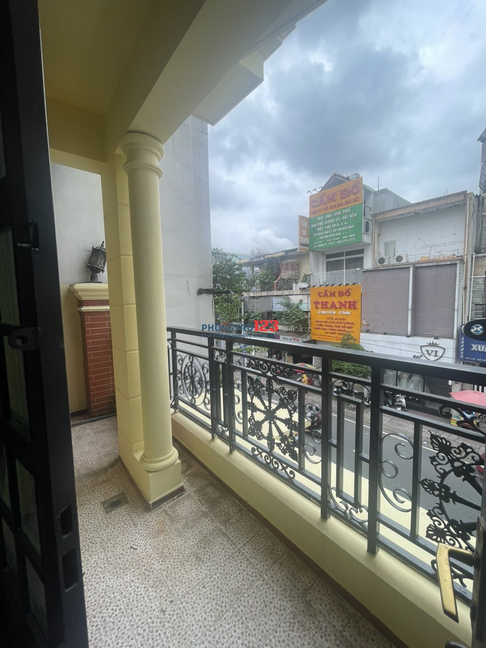 Cho Thuê Phòng Rộng 40m2 Có Ban Công Tách Bếp Gần Ngã Tư Phú Nhuận