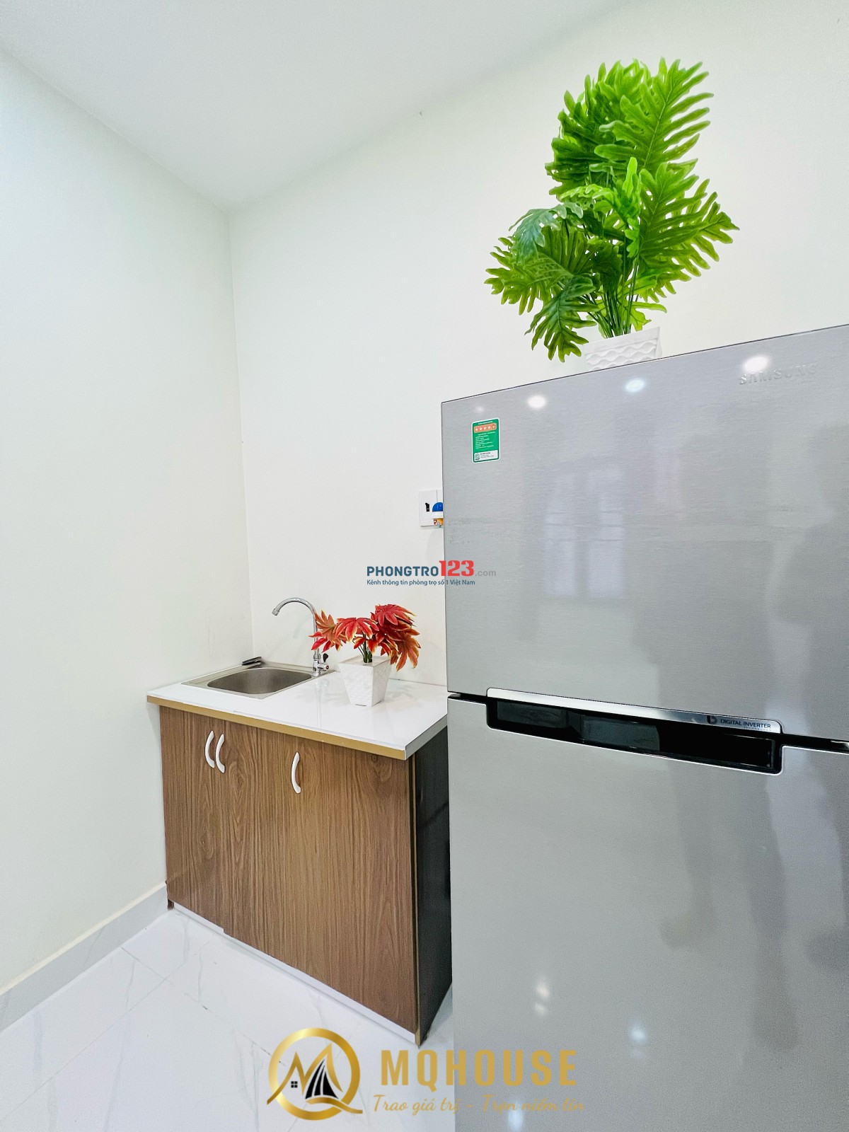 Cho thuê phòng gần chợ Bến Thành, Phố đi bộ Nguyễn Huệ_Bitexco Quận 1_Ban công_Máy giặt riêng