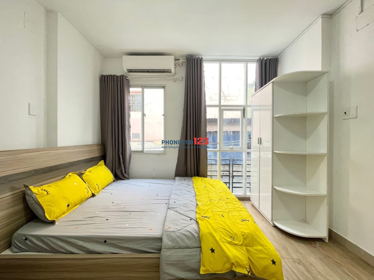 Phòng full nội thất Quận 1_Ban công_Gần phố Tây Bùi Viện_An ninh_Yên tĩnh_Giá tốt_Hầm xe rộng