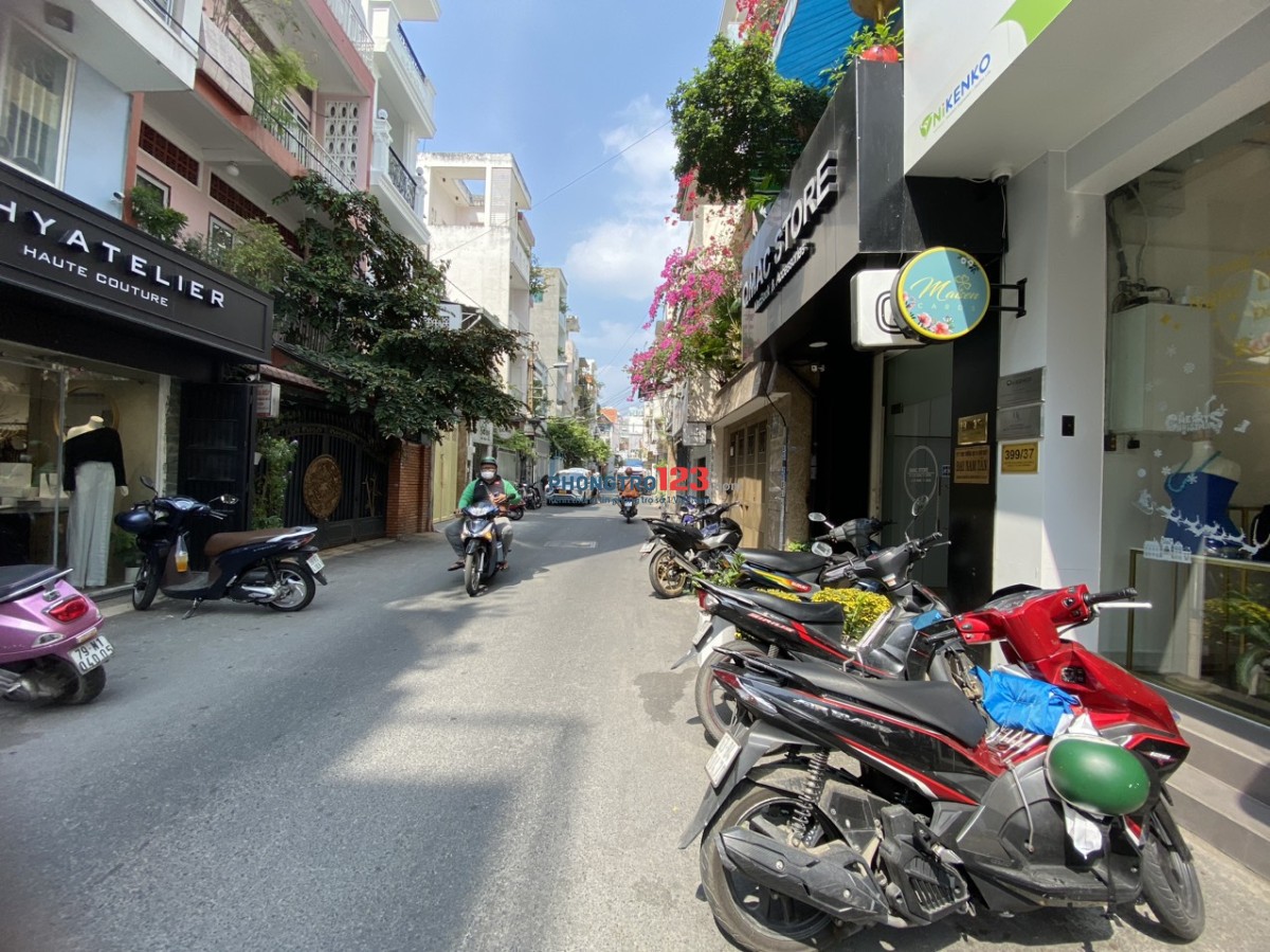 BAN CÔNG VIEW ĐẸP - Cho thuê căn hộ dịch vụ Nguyễn Thiện Thuật Quận 3