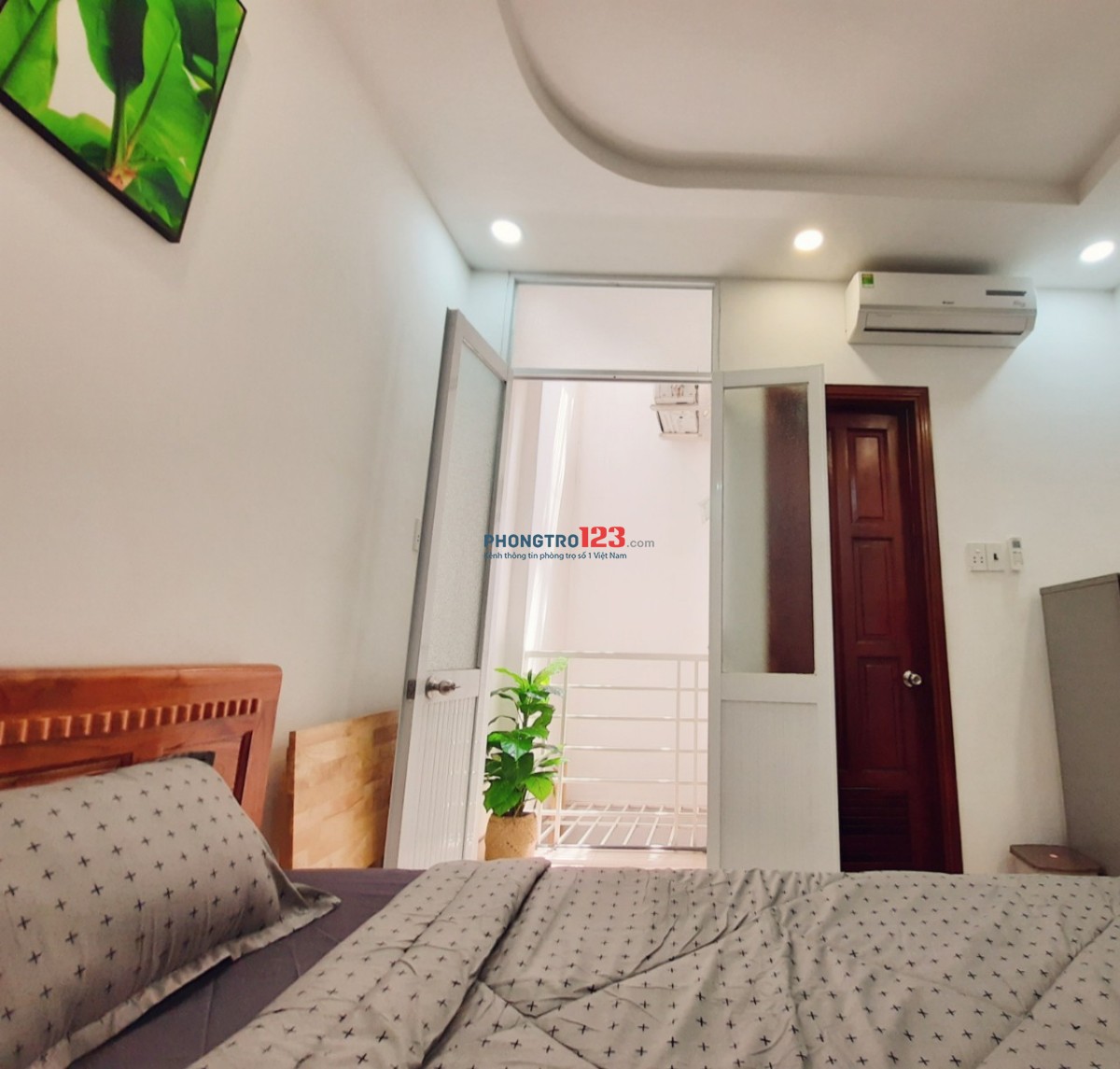BAN CÔNG VIEW ĐẸP - Cho thuê căn hộ dịch vụ Nguyễn Thiện Thuật Quận 3