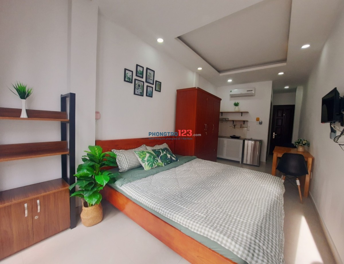 BAN CÔNG VIEW ĐẸP - Cho thuê căn hộ dịch vụ Nguyễn Thiện Thuật Quận 3