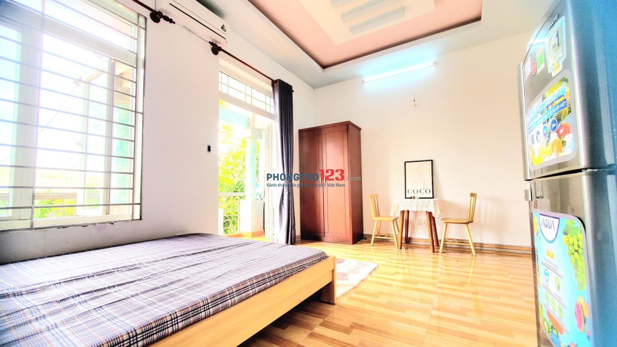 Phòng ban công tiện nghi ngay Phạm Văn Đồng P13 Bình Thạnh. Giá 6tr5