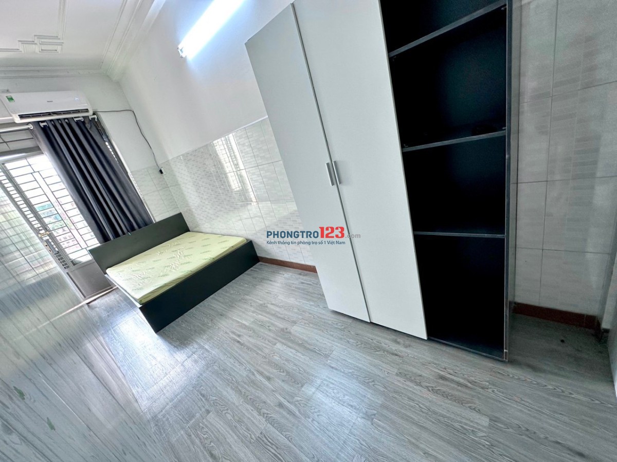 Căn Hộ Cao Cấp 2pn Ban Công Lớn 6tr5 Mặt Tiền Xuân Hồng, P4, Tân Bình