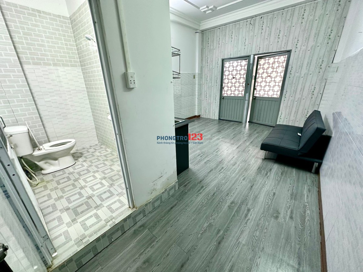 Căn Hộ Cao Cấp 2pn Ban Công Lớn 6tr5 Mặt Tiền Xuân Hồng, P4, Tân Bình