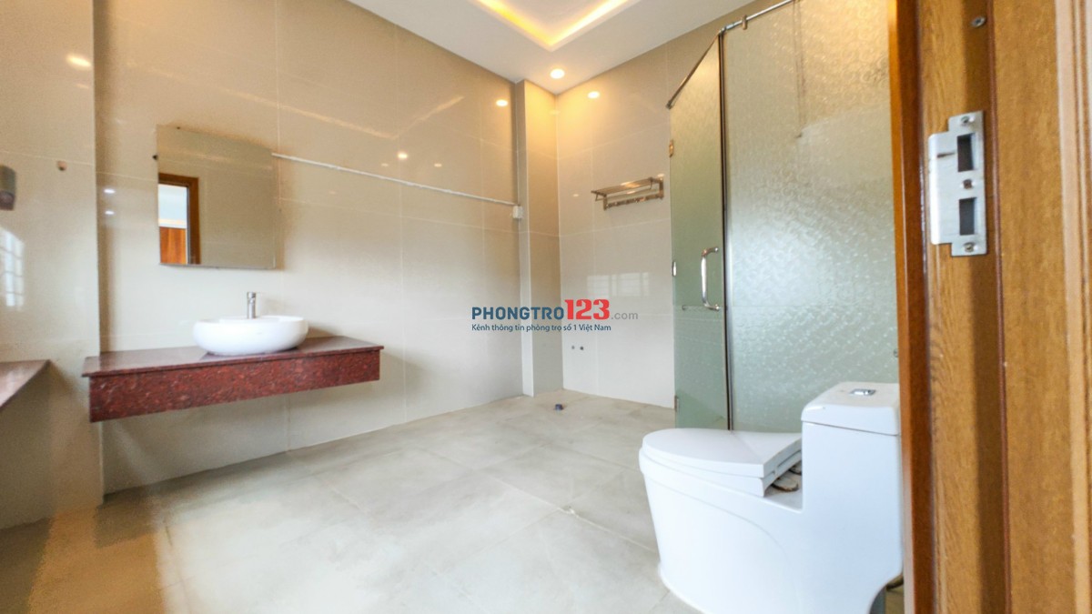Cho thuê căn hộ mini giá siêu rộng 60m2 full nội thất ban công đường Phạm Hùng