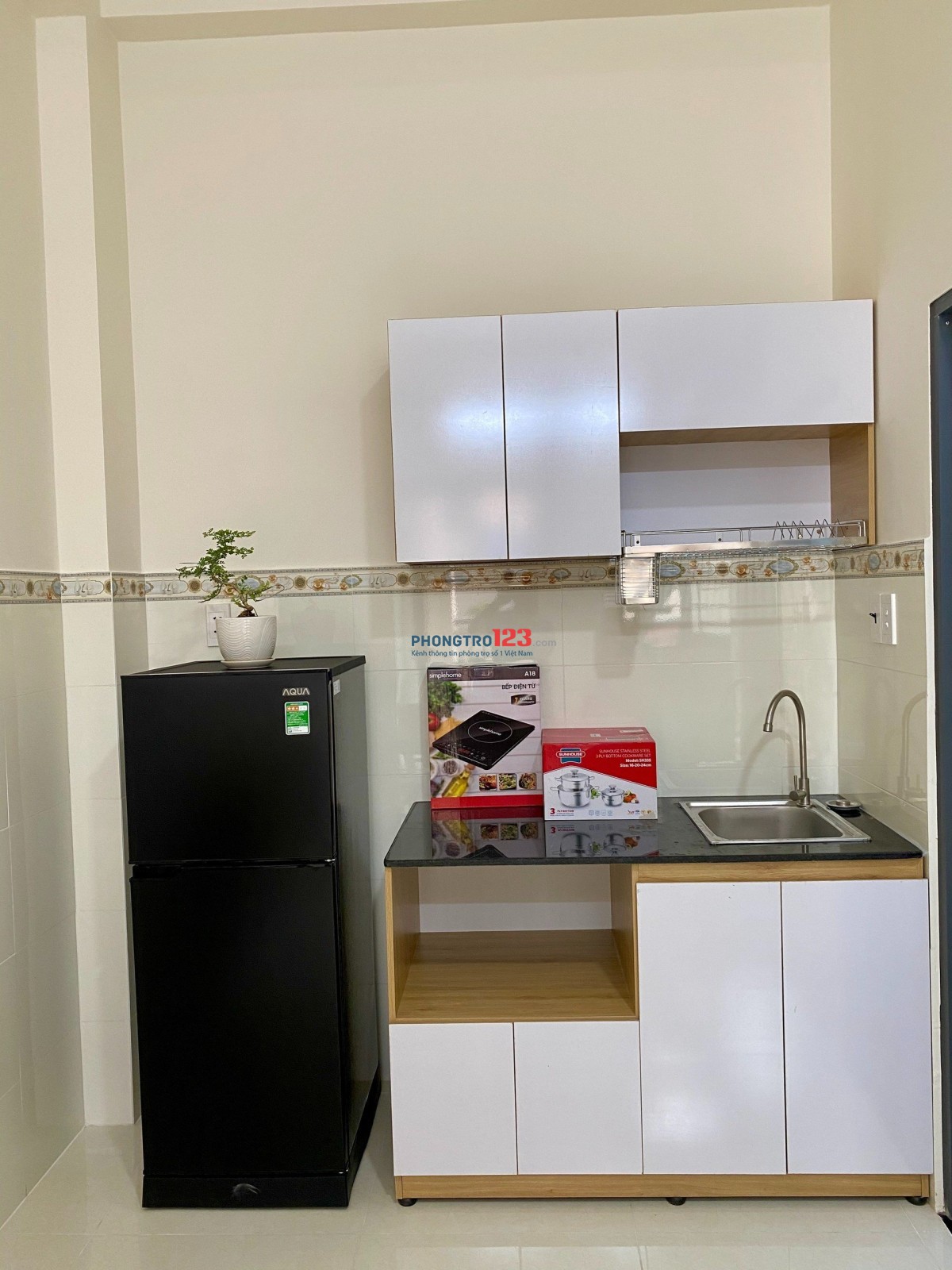 Căn Studio rộng, thoáng mát, cóbancol rộng gần 25m2 ở gần Trường Chinh - Cộng Hoà