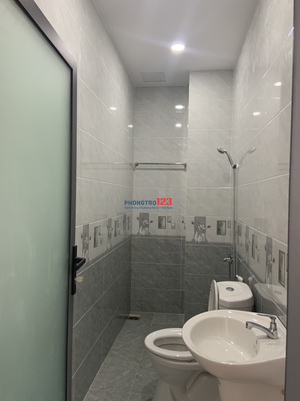 Studio full nội thất có ban công - rộng 50m2