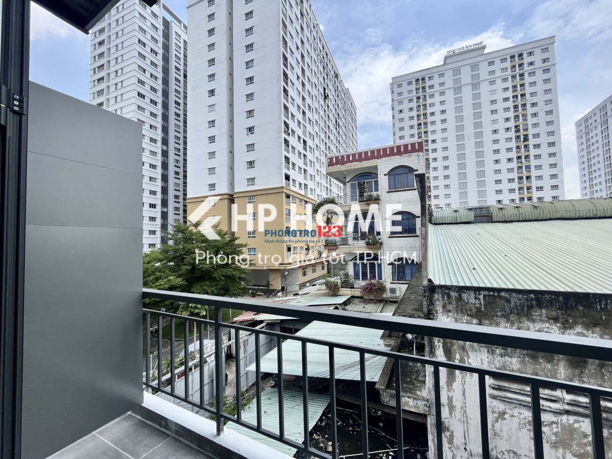 Duplex full nội thất ban công, cửa sổ ngay Đầm Sen