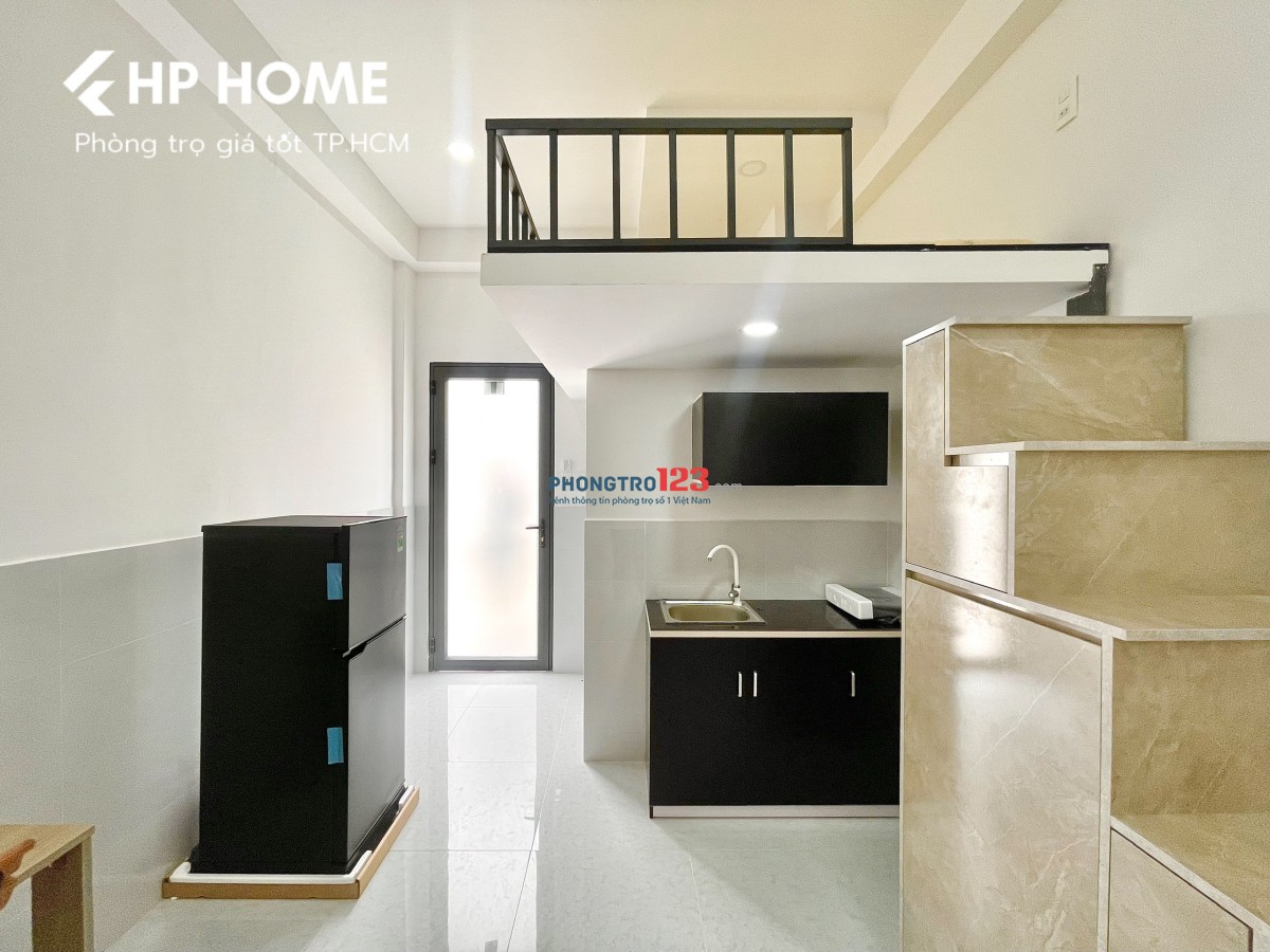 Duplex full nội thất ban công, cửa sổ ngay Đầm Sen