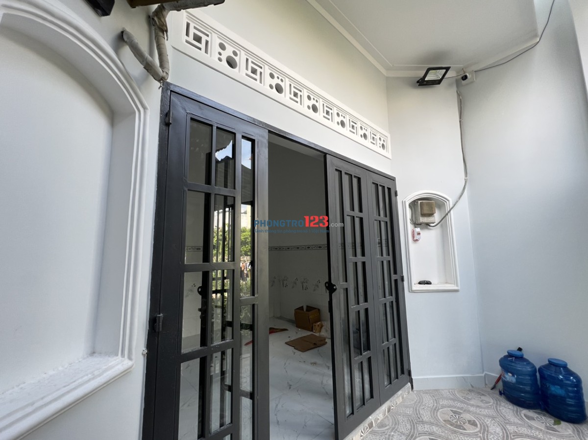 Còn duy nhất 1 phòng trống 35m2 cho thuê tại đường 11, Linh Xuân, gần Đại học Ngân Hàng, Kinh Tế Luật, ĐHQG