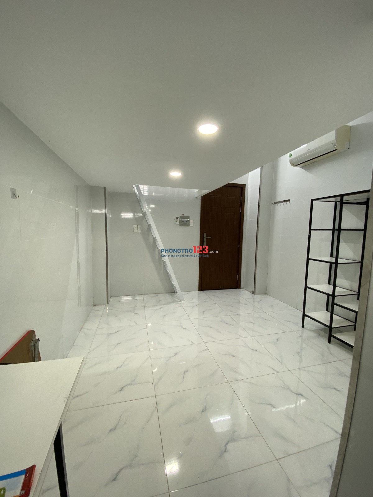 Duplex tiện nghi full nội thất 30m2 nằm trên trục đường Đinh Tiên Hoàng